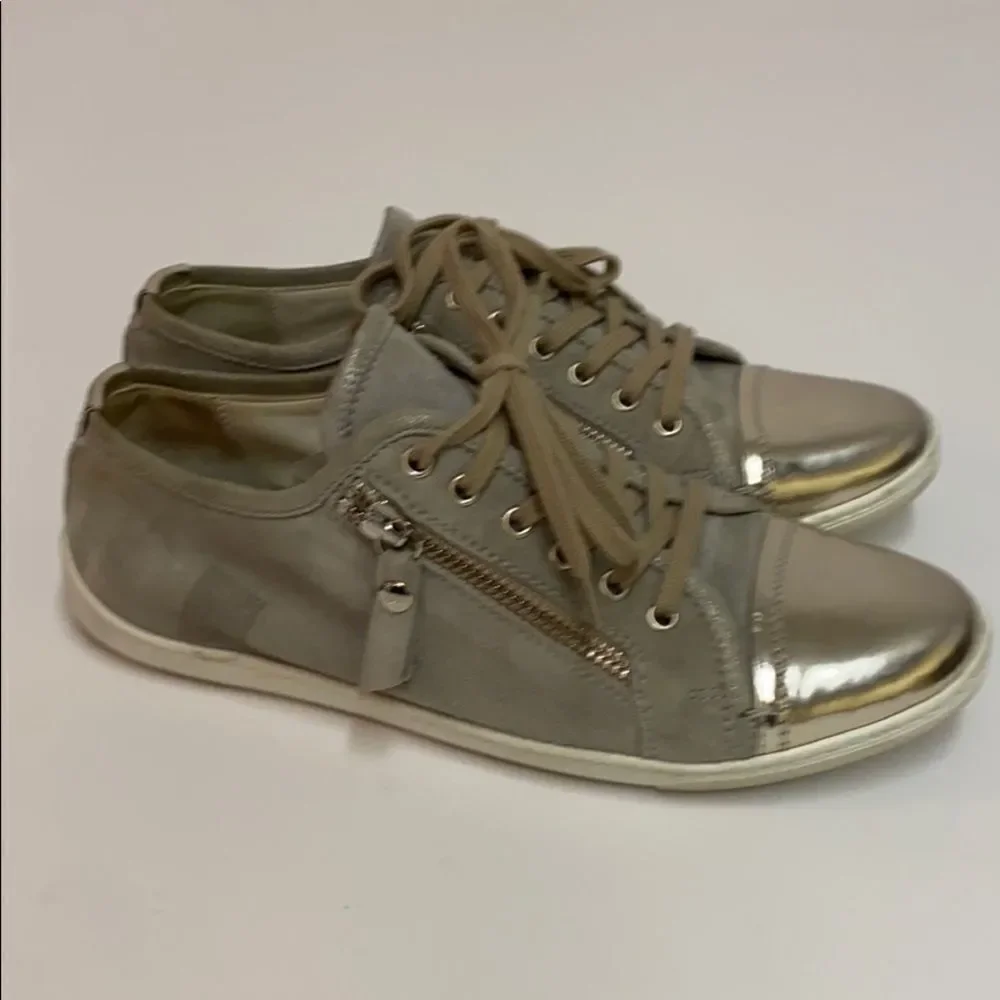 AGL,‎ Metallic Cap Toe Zip Sneaker size 8/38 A17